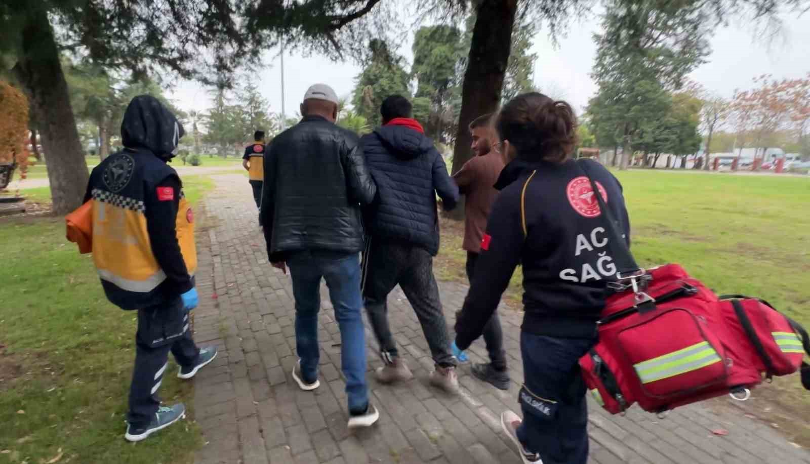 Parkta alkol alıp sızan şahıs hastanelik oldu 5 parkta alkol alip sizan sahis hastanelik oldu 1
