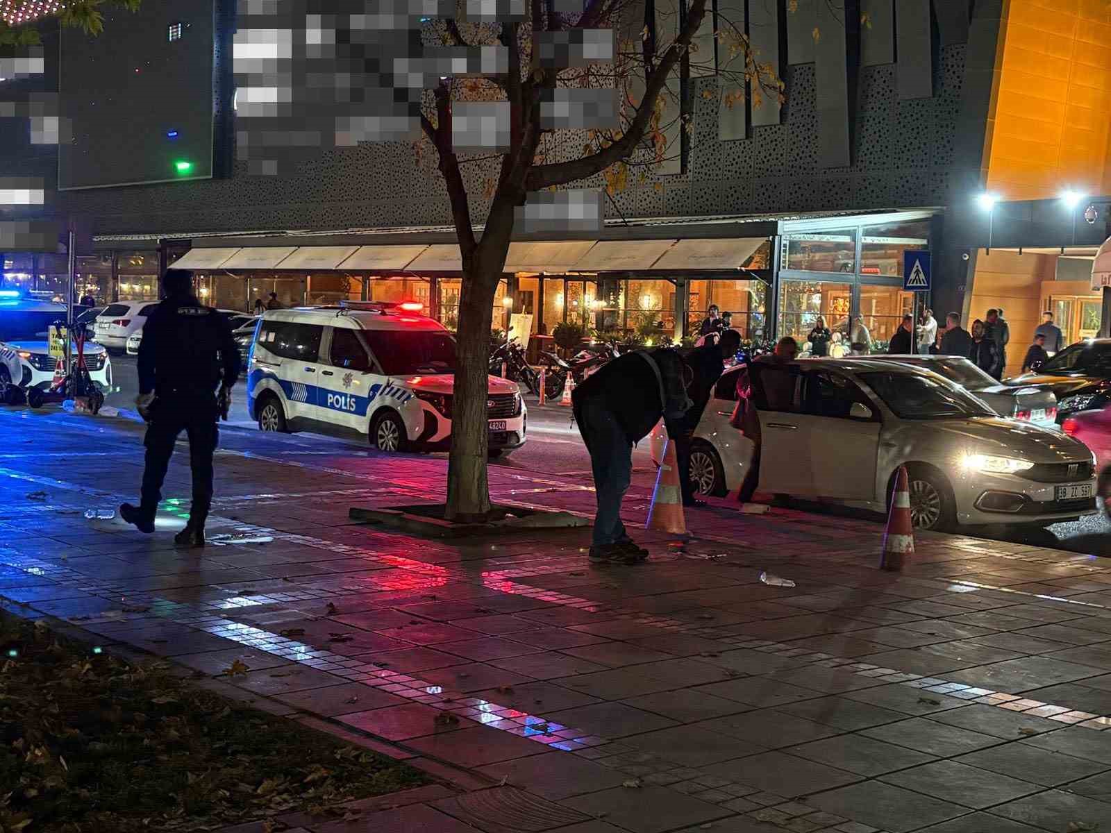 parkta bicakli kavga 1 yarali 5 bWYyXJPL