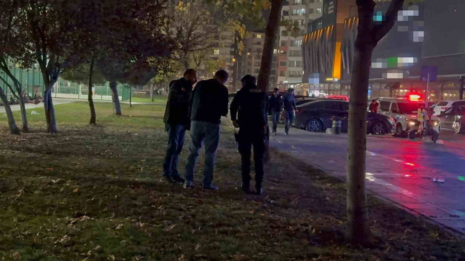 parkta bicakli kavga 1 yarali 6 kmjRjanY