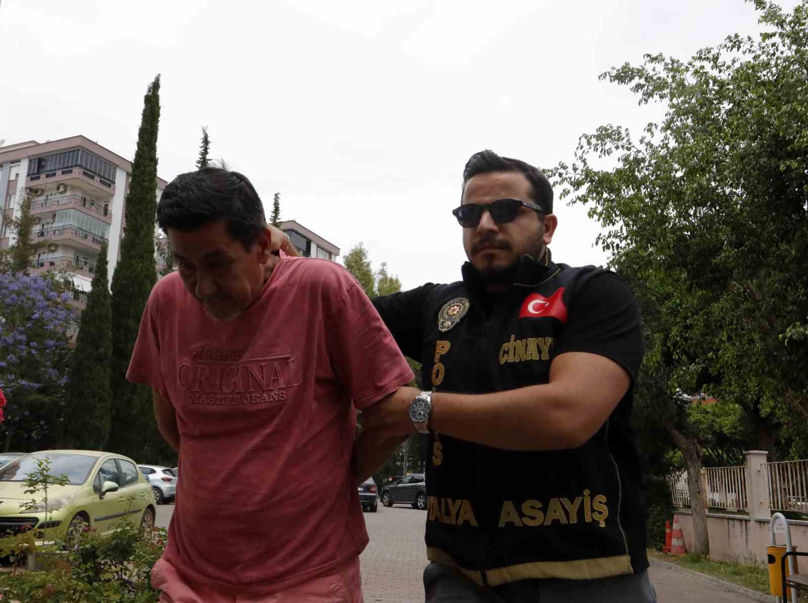 parkta oglunu 37 bicak darbesiyle olduren babaya agirlastirilmis muebbet talebi 3