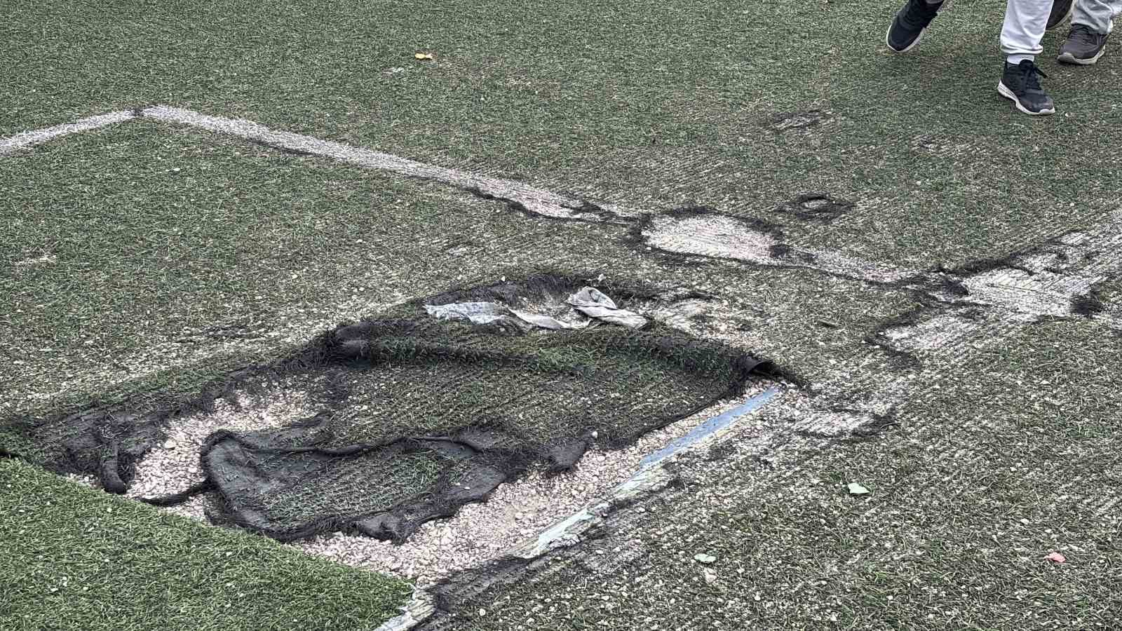 parktaki hali sahayi tarlaya cevirdiler 4 8ZNReXs1