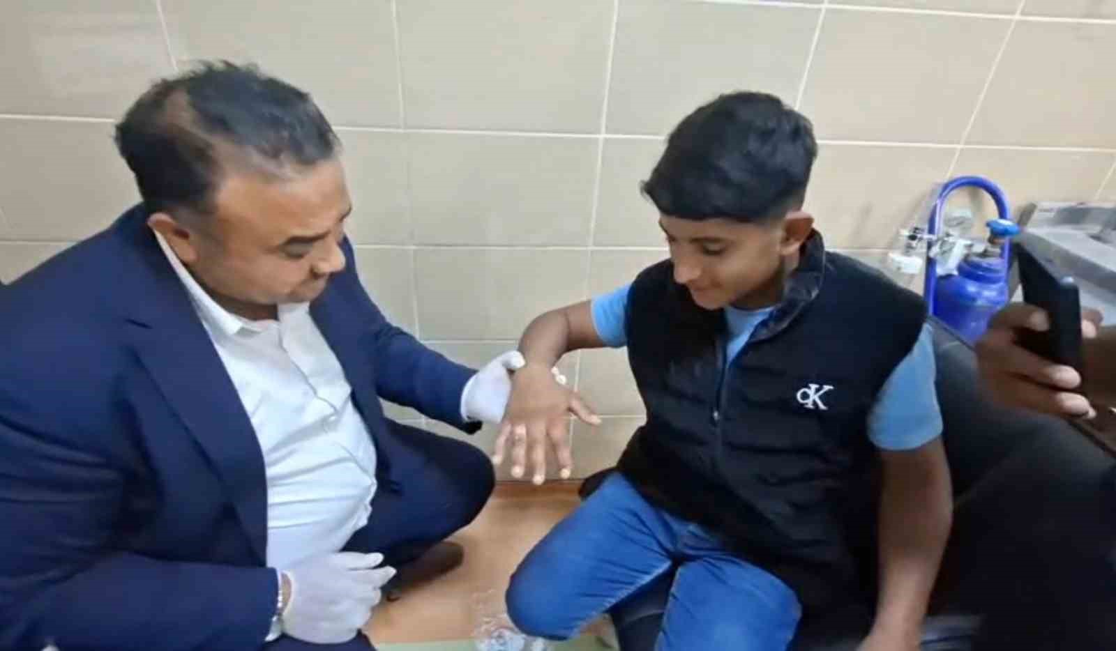 Parmağına yüzük sıkışan vatandaşın yardımına itfaiye amiri koştu 4 parmagina yuzuk sikisan vatandasin yardimina itfaiye amiri kostu 0 LCWK2Rmc
