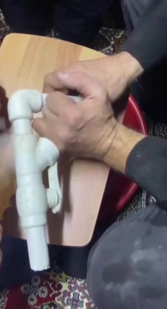 Parmağını kombi borusuna sıkıştırdı 7 parmagini kombi borusuna sikistirdi 3 HRjK7JCO