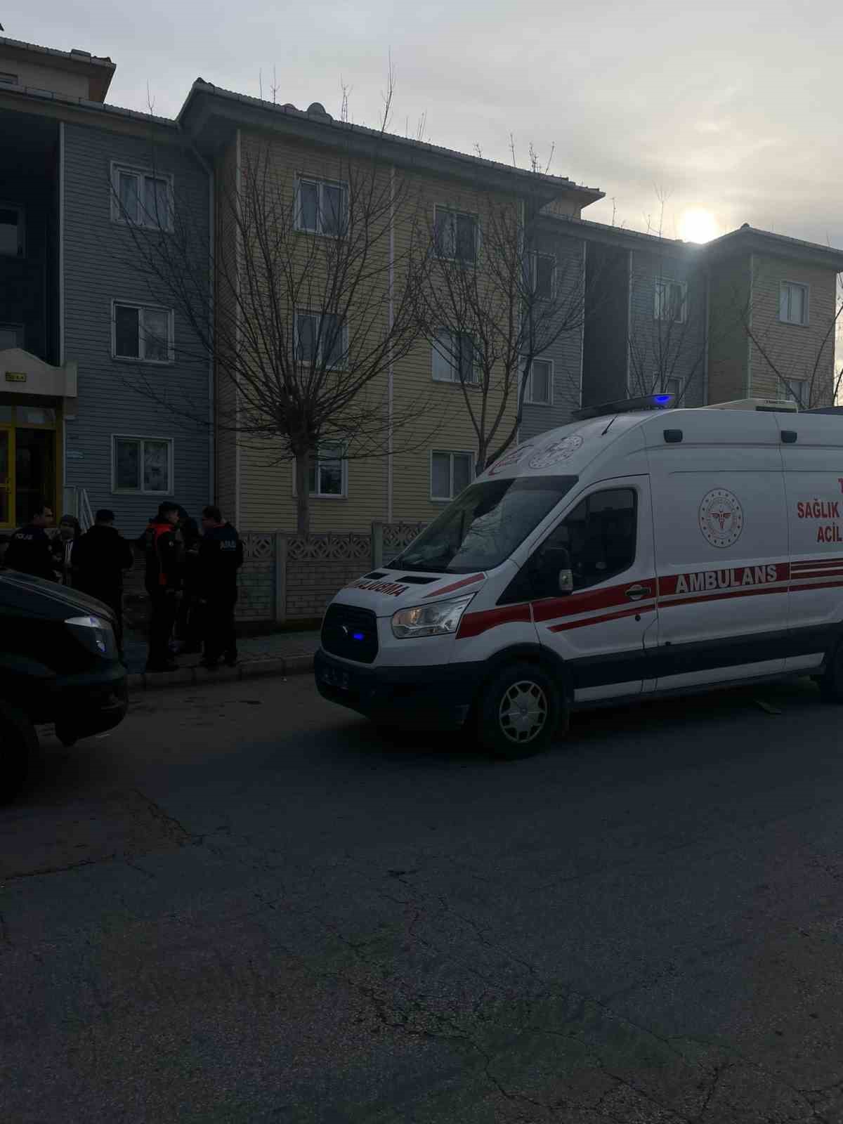 patates kizartmasindan zehirlendikleri iddiasiyla anne ve 3 cocugu hastanelik oldu 4 GiKrm4R9