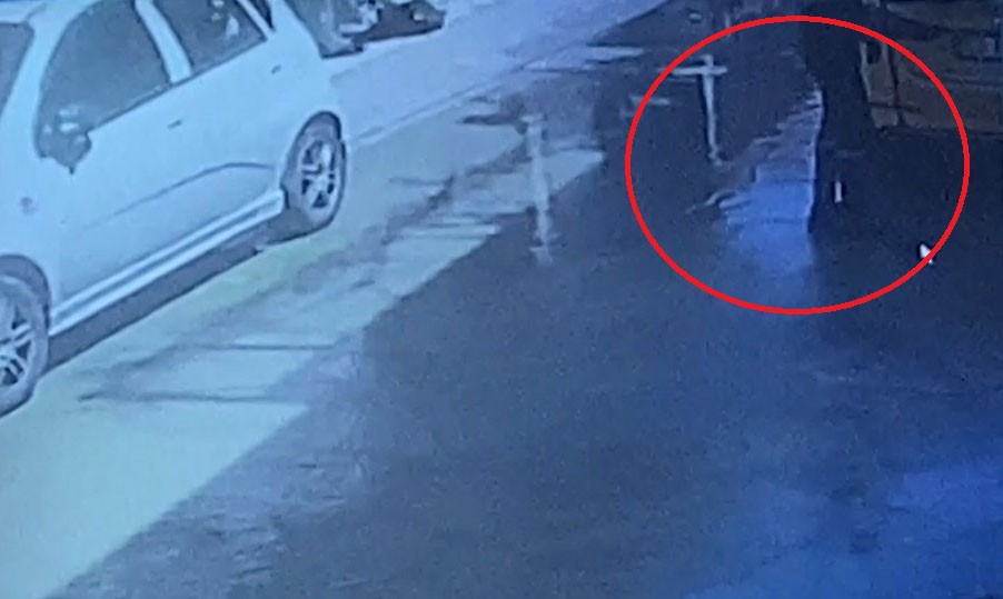 Patlayan ana su borusu yolları göle çevirdi, iş yerleri sular altında kaldı 5 patlayan ana su borusu yollari gole cevirdi is yerleri sular altinda kaldi 1 luhbf5ne
