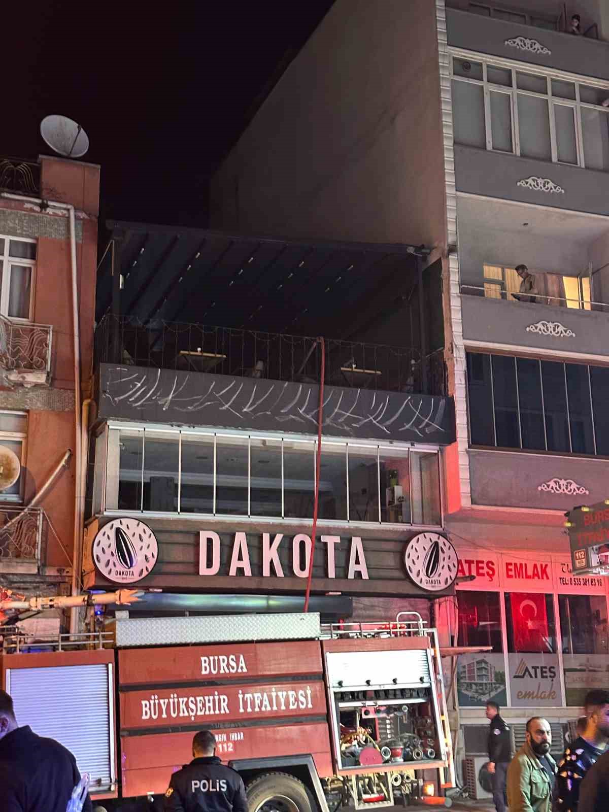 patlayan pelet soba kafede yangin cikardi 0 Kdi9h1Xt