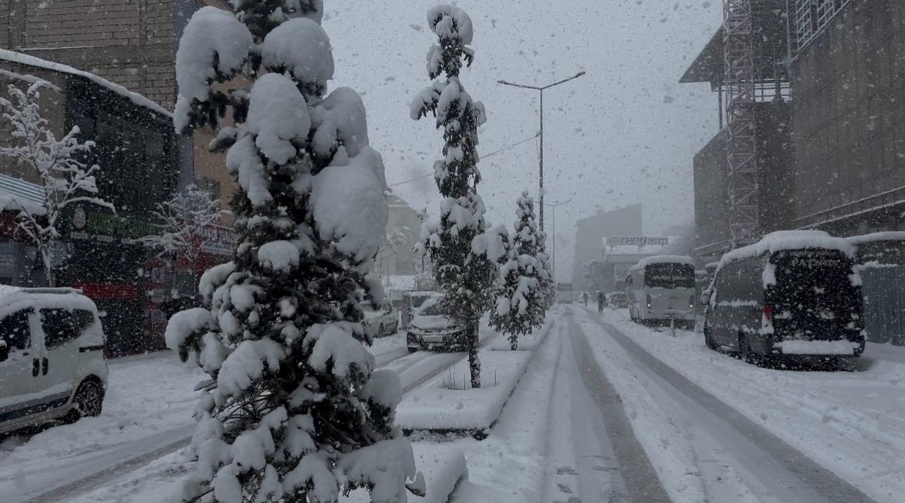 patnosta bahari beklerken 40 santimetre kar yagdi 3 C6mfkln7