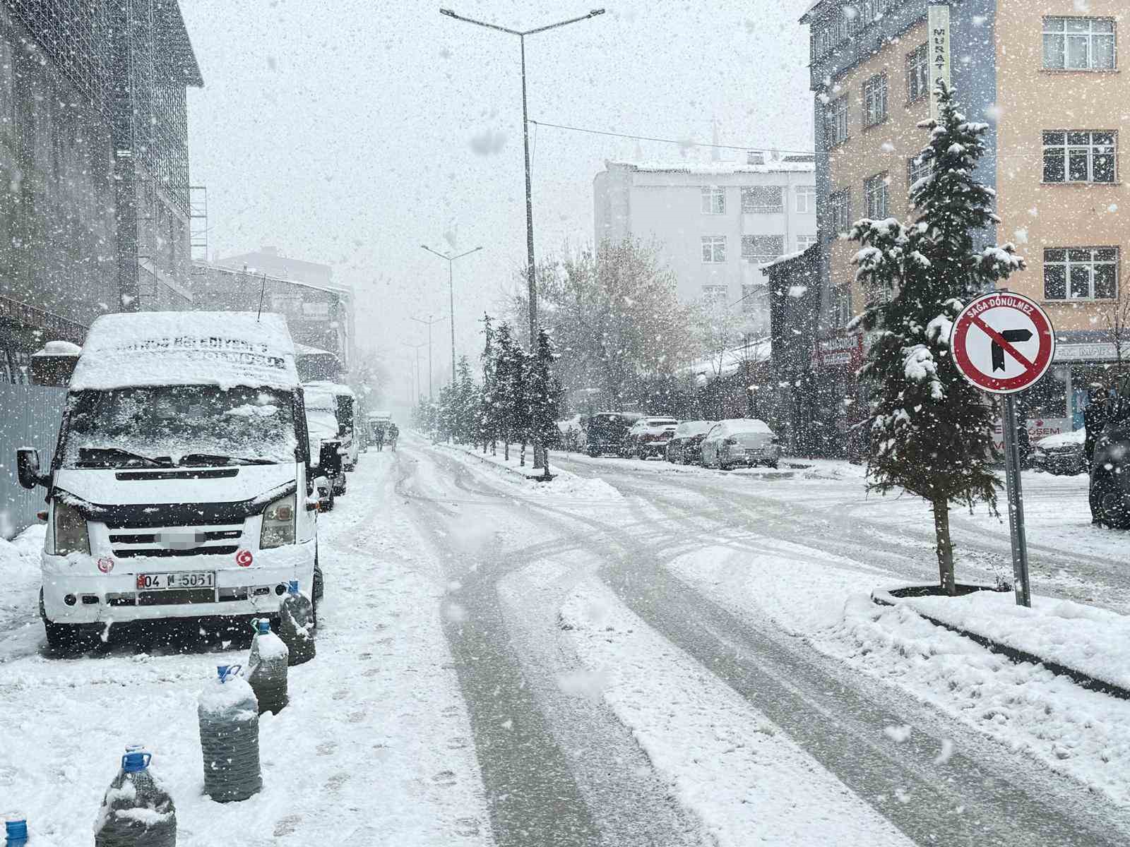 patnosta kar yagisi etkisini surduruyor 1 OE4rajQh