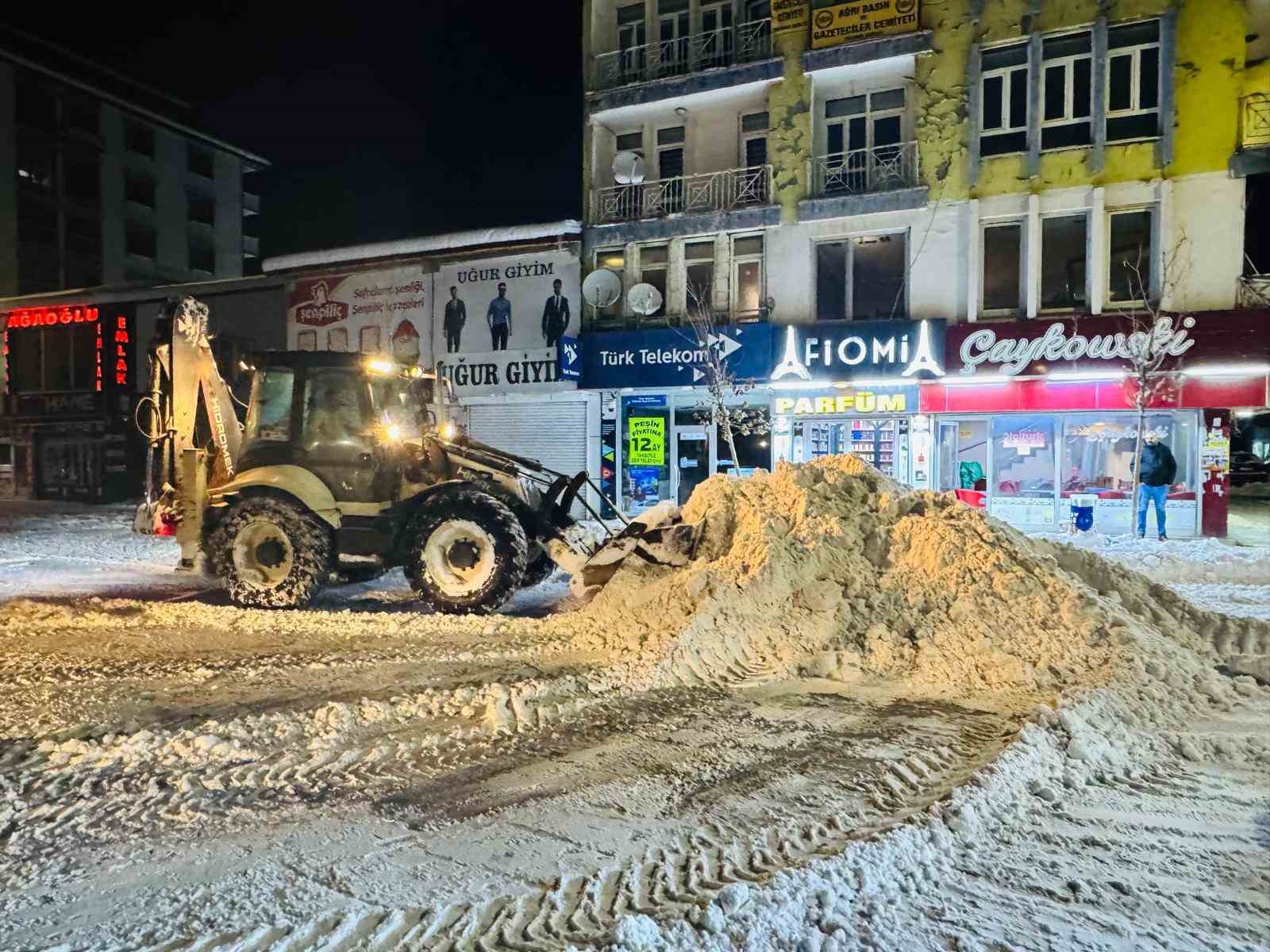 Patnos’ta karla mücadele aralıksız sürüyor 5 patnosta karla mucadele araliksiz suruyor 1 dRe2ESTH