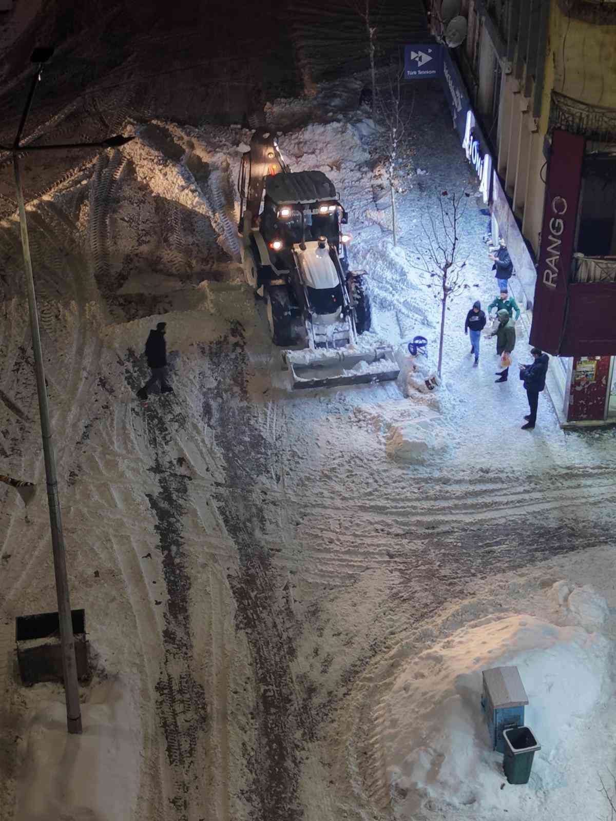 Patnos’ta karla mücadele aralıksız sürüyor 6 patnosta karla mucadele araliksiz suruyor 2 csgdQqpk
