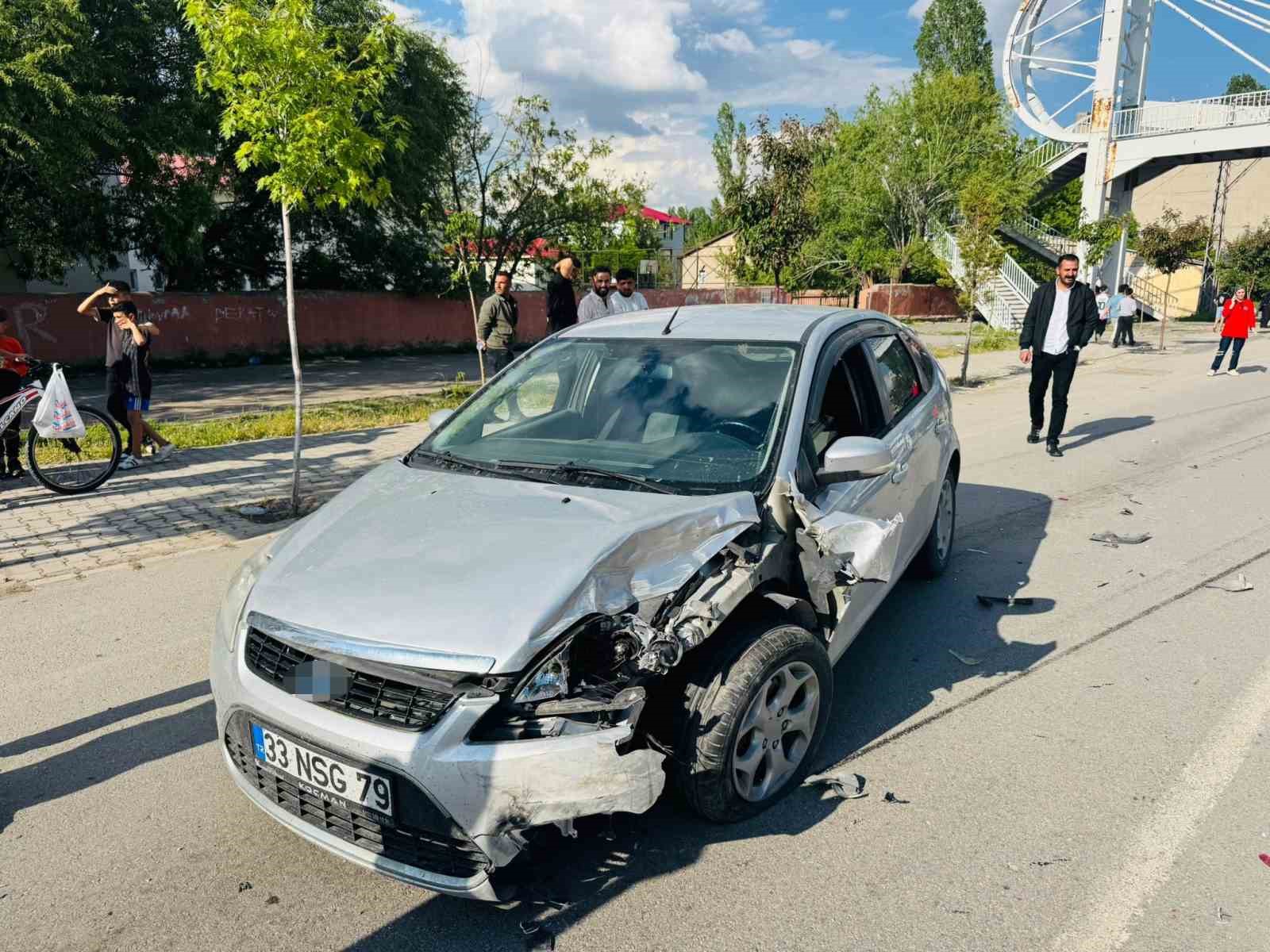Patnos’ta kaza yapan sürücü aracını bırakıp kaçtı 5 patnosta kaza yapan surucu aracini birakip kacti 1 BBGKw1NP