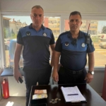 pazarda-sahte-doviz-ve-altinlarla-alisveris-yapmaya-calisti-esnaf-ve-zabitanin-dikkatiyle-yakalandi-m9x8397G.jpg