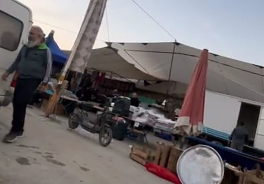 pazarda uyusturucu satarken yakalandi 0 nCCpROa3