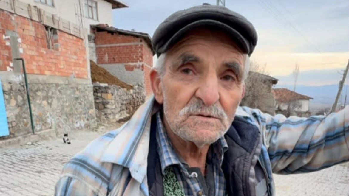 pazardan mezara 3 kardes ve enisteleri yan yana defnedildi 6 1mhtmpk9