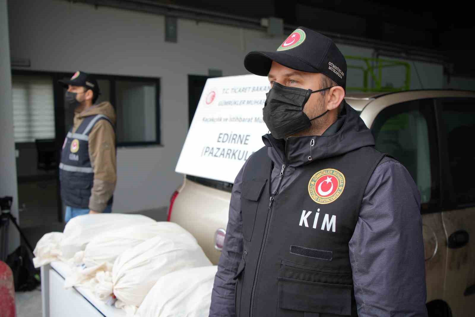 Pazarkule’de LPG tankına gizlenmiş 19 kilo esrar ele geçirildi 8 pazarkulede lpg tankina gizlenmis 19 kilo esrar ele gecirildi 4 tXCIc1LH