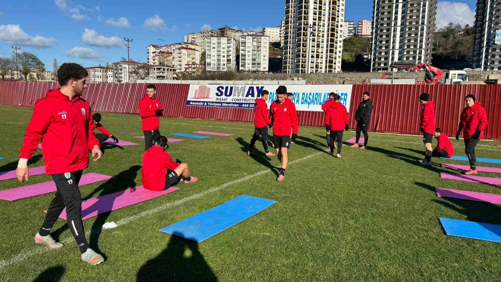 pazarsporda ikinci yari mesaisi basladi 0
