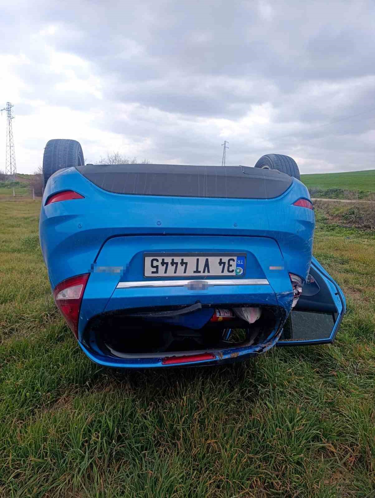 pehlivankoyde taralaya ucan otomobilin surucusu yaralandi 2 AwJcsmdd