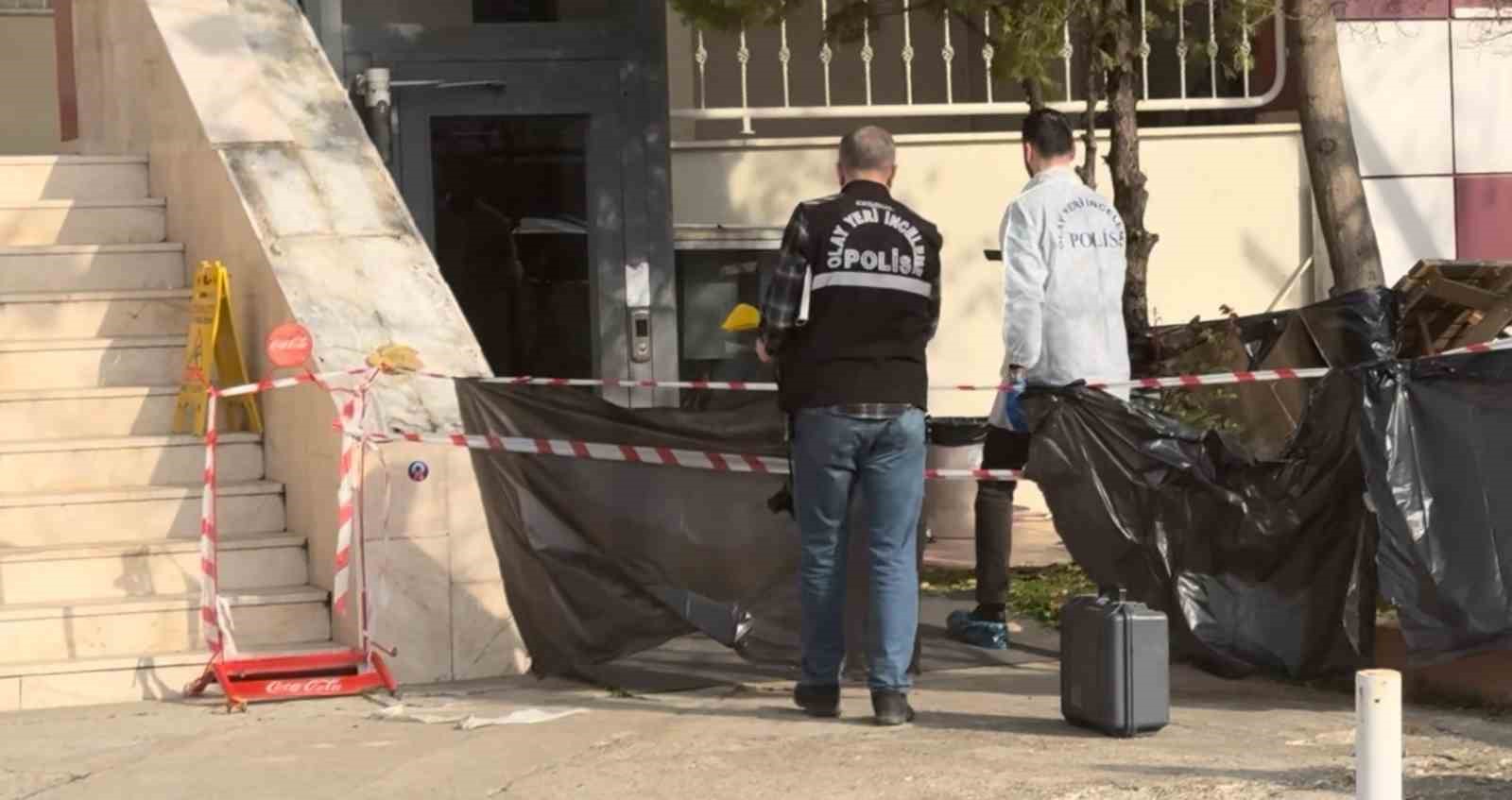 pencereden dusen avukata dakikalarca kalp masaji yapildi 1 q8wn55Xm