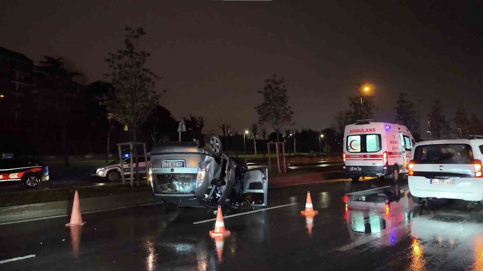 pendik sahil yolunda asiri hiz kaza getirdi 3 yarali 1 FIO2yyRA
