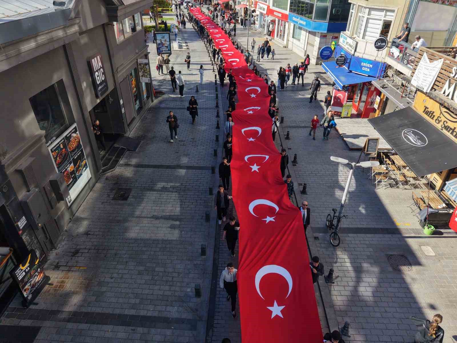 pendikte 102 metrelik turk bayragiyla cumhuriyet kutlamasi havadan goruntulendi 3