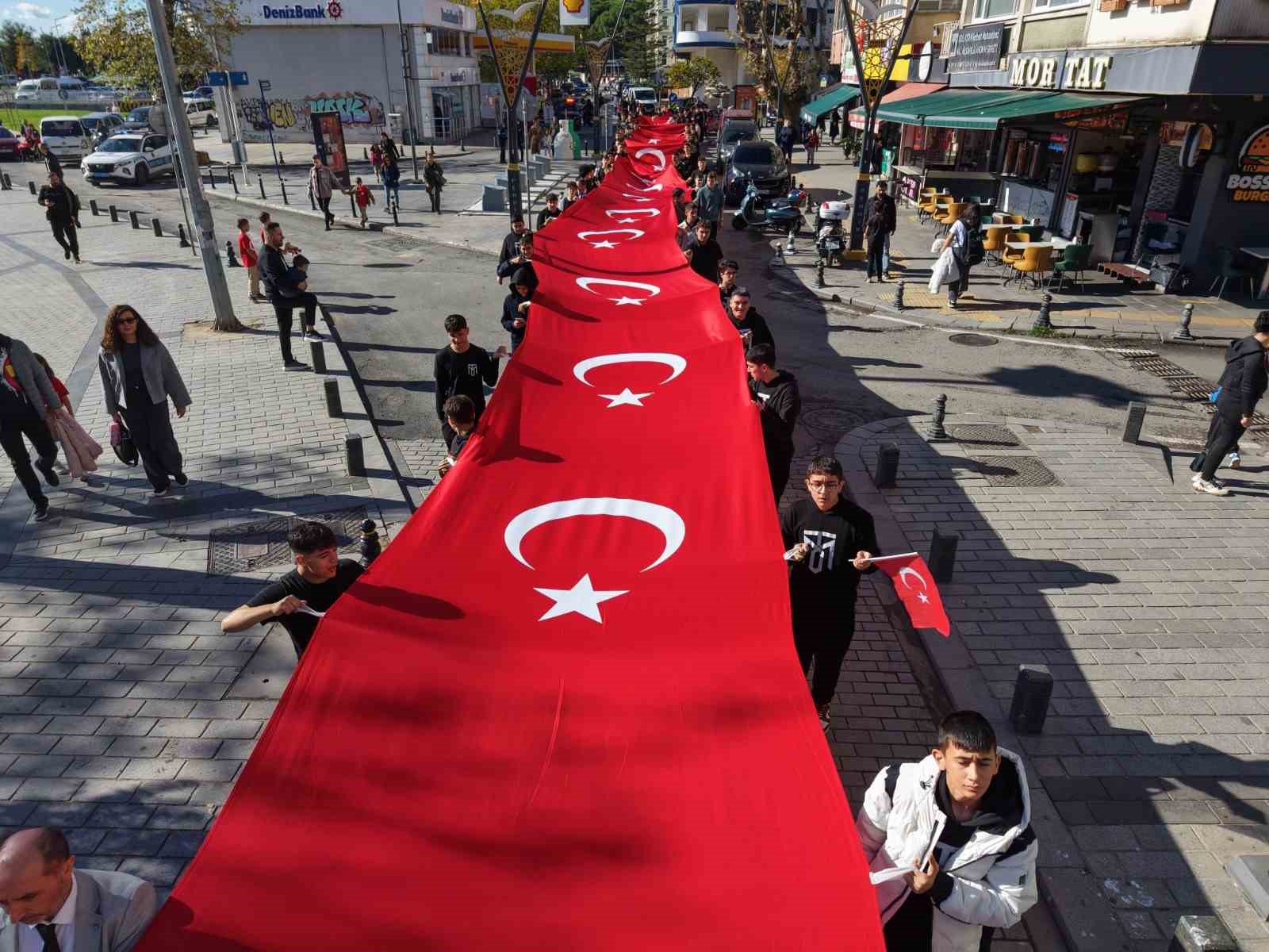 pendikte 102 metrelik turk bayragiyla cumhuriyet kutlamasi havadan goruntulendi 4 B8z5vVKs