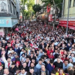 pendikte-20-bin-kisilik-milli-heyecan-havadan-goruntulendi-FFGVfbOX.jpg