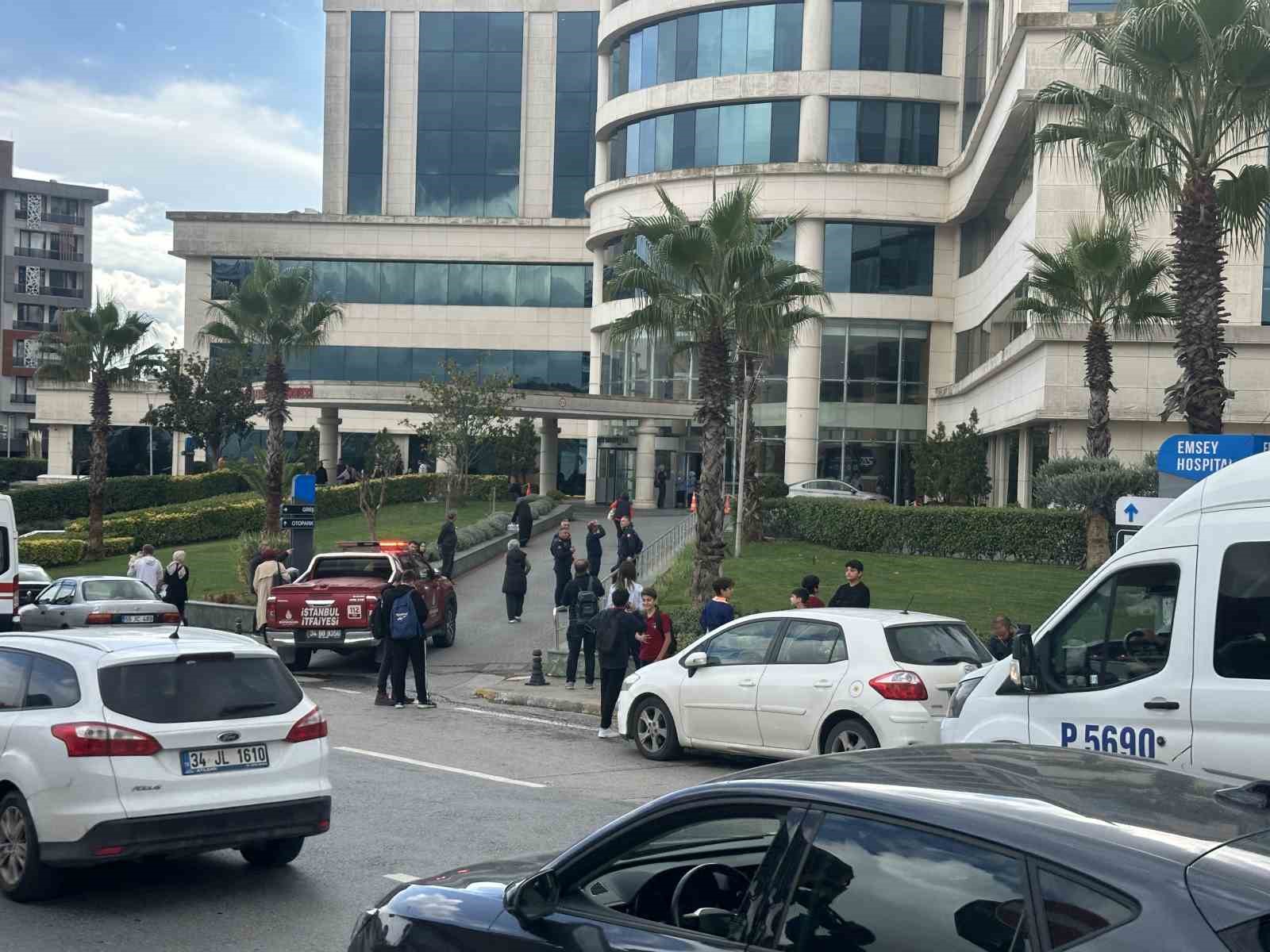 Pendik’te Özel Emsey Hastanesi’nde yangın paniği 6 pendikte ozel emsey hastanesinde yangin panigi 2 3KJUqCXp