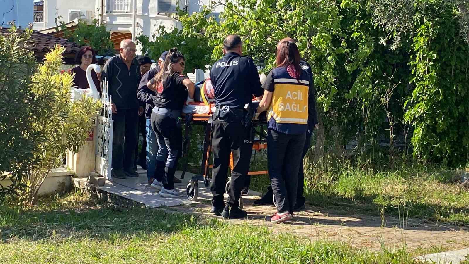 Perde takarken düşen yaşlı kadın hastanelik oldu 6 perde takarken dusen yasli kadin hastanelik oldu 2 5nXKH3UI