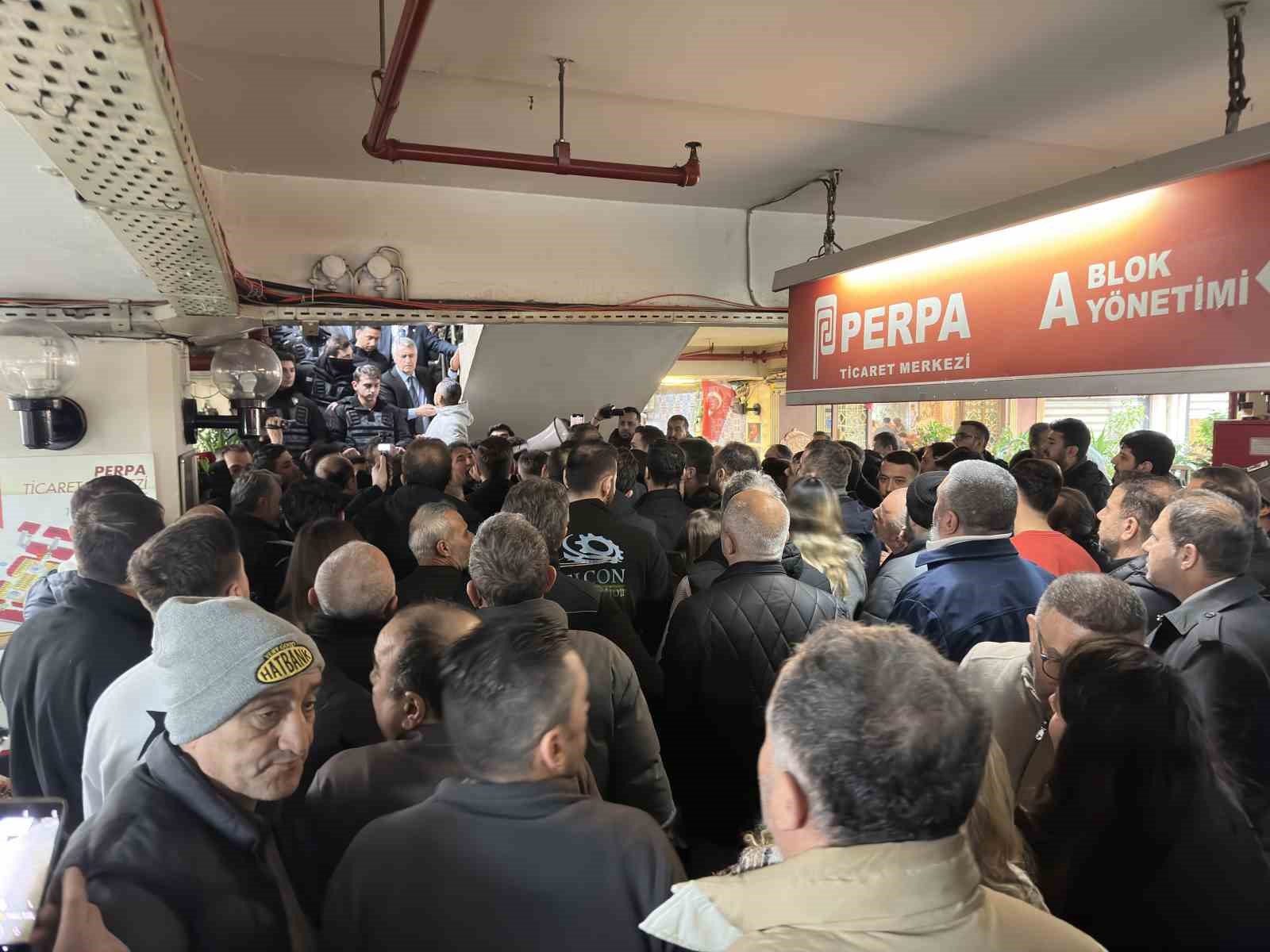 perpa ticaret merkezinde secim sonrasi yonetim devri krizi 4 BthCWqaW