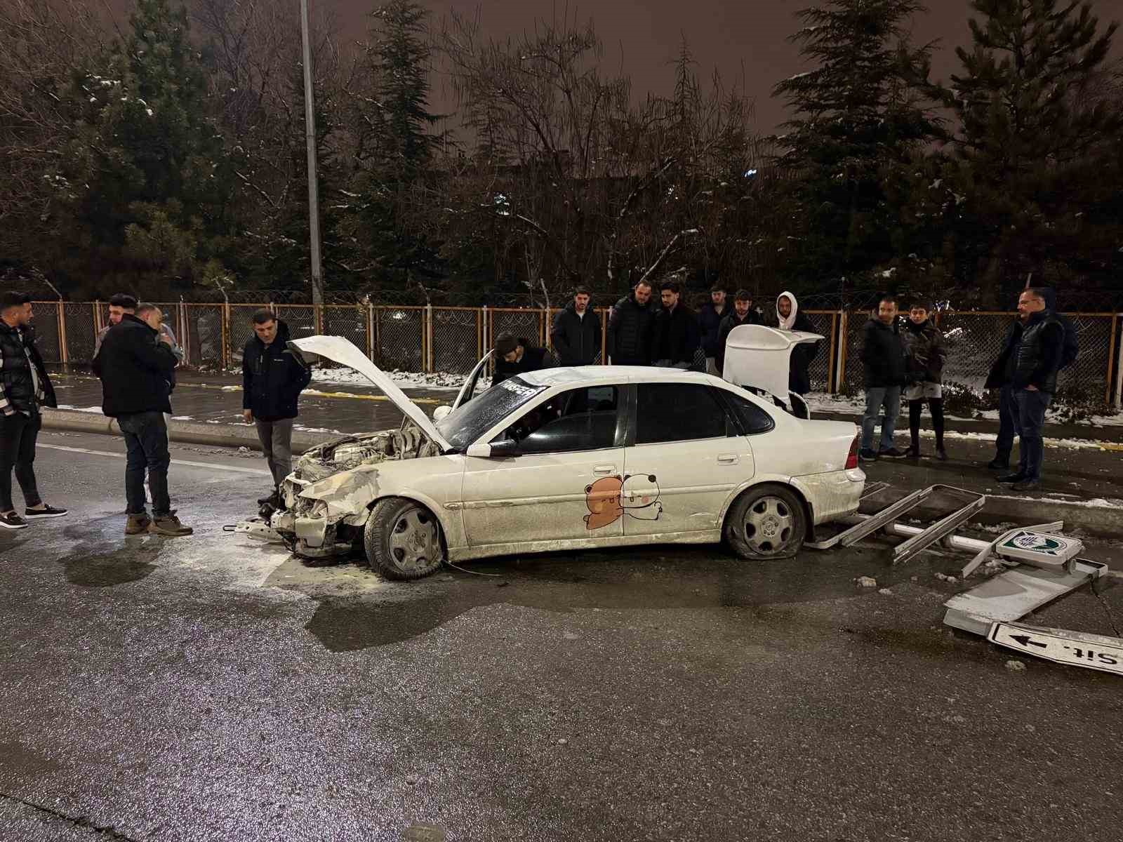 pert olan otomobilden burnu kanamadan cikti 1 zyRsDhrc