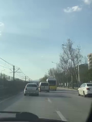 pes pese makas atti trafigi tehlikeye dusurdu 2 Z7AC9s8H