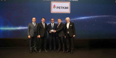 petkim-ege-ihracatci-birlikleri-tarafindan-ihracatin-yildizi-secildi-CGKlDsjL.jpg