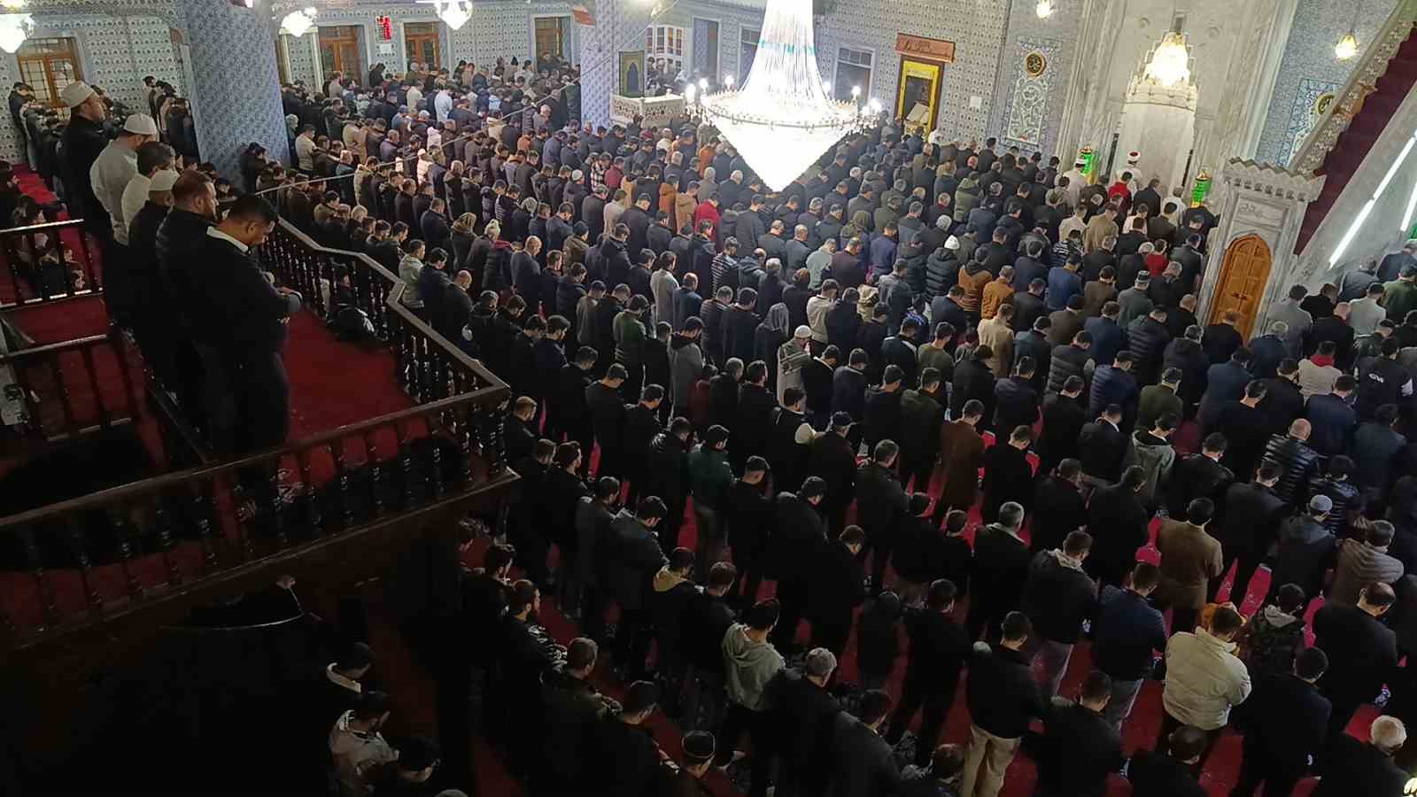 peygamberler sehri sanliurfada berat kandili coskusu 1 NktZ96Nj