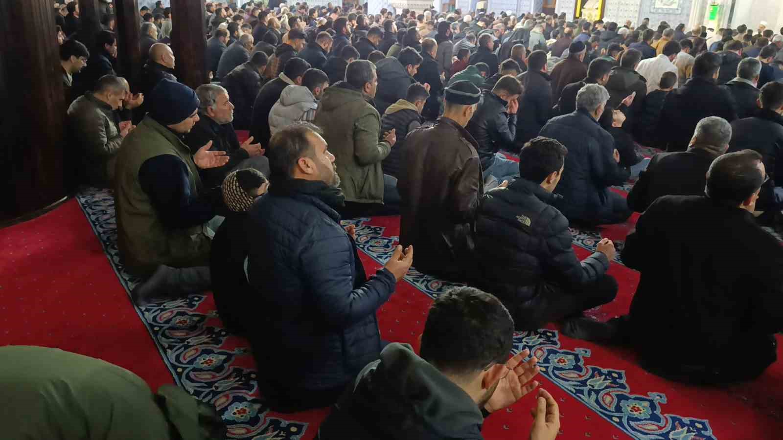 peygamberler sehri sanliurfada berat kandili coskusu 3 VDLFFvlF
