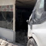 pikapla-carpisan-minibus-kiraathaneye-daldi-1-olu-3-yarali-T869ukl2.jpg