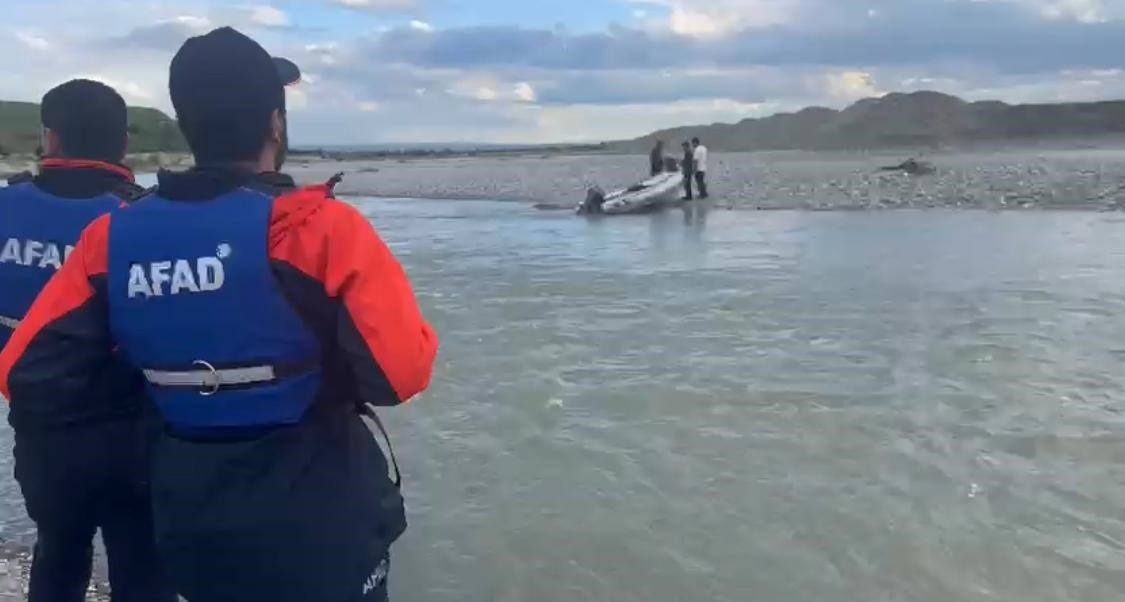 Piknik için gittileri yerde su seviyesi yükselince mahsur kalan vatandaşları itfaiye kurtardı 5 piknik icin gittileri yerde su seviyesi yukselince mahsur kalan vatandaslari itfaiye kurtardi 1 K5N6KbYR