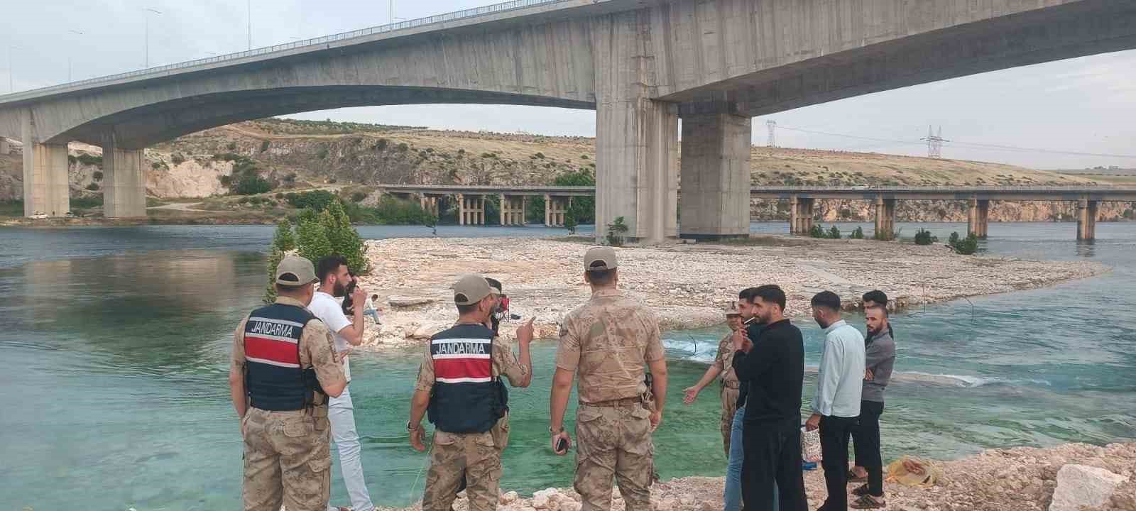 piknik yapan 8 kisi sular yukselince mahsur kaldi 0 evkyV8PJ