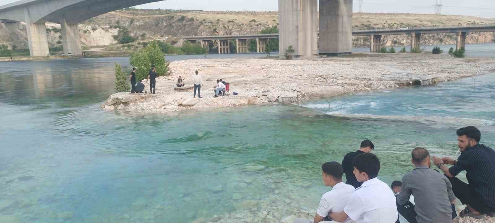 piknik yapan 8 kisi sular yukselince mahsur kaldi 1 zhaZsDu4