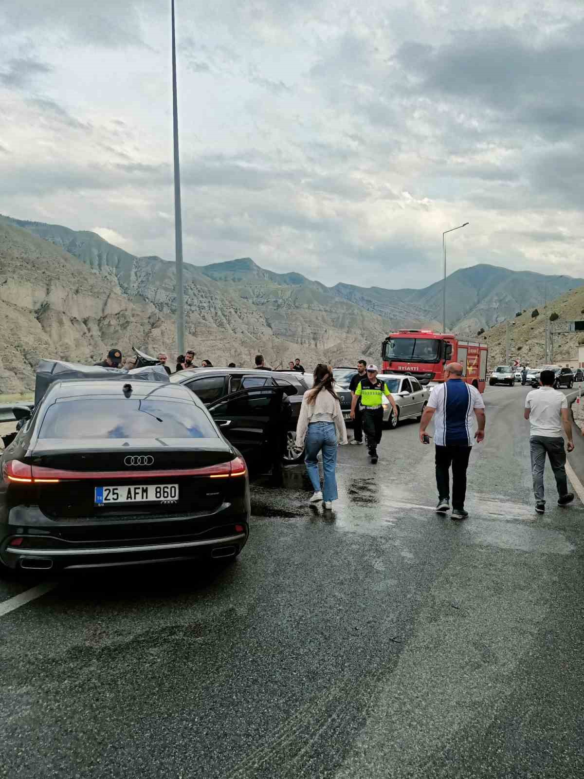 pirinkayalar tuneli cikisinda otomobiller kafa kafaya carpisti 4 yarali 2 efRbvkpF