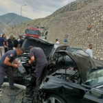 pirinkayalar-tuneli-cikisinda-otomobiller-kafa-kafaya-carpisti-4-yarali-n6LJjKvg.jpg