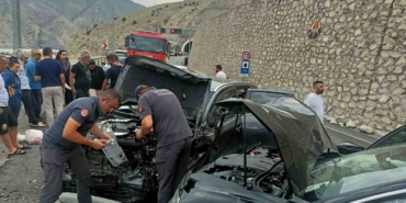 pirinkayalar-tuneli-cikisinda-otomobiller-kafa-kafaya-carpisti-4-yarali-n6LJjKvg.jpg
