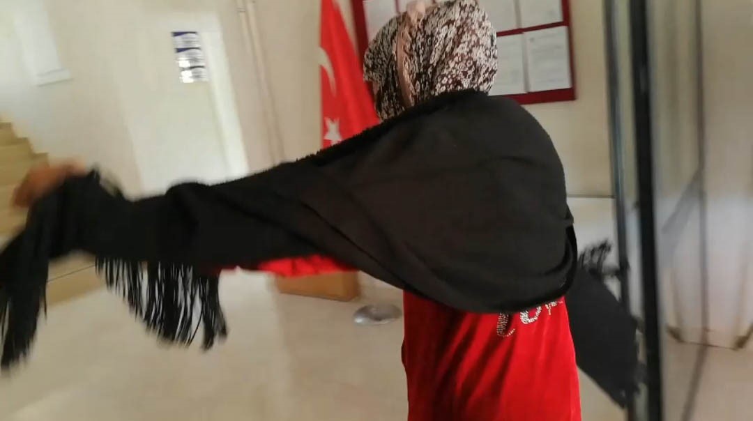 piskin dilenci cek abi cek dedi zabita mudurlugune oynayarak girdi 1