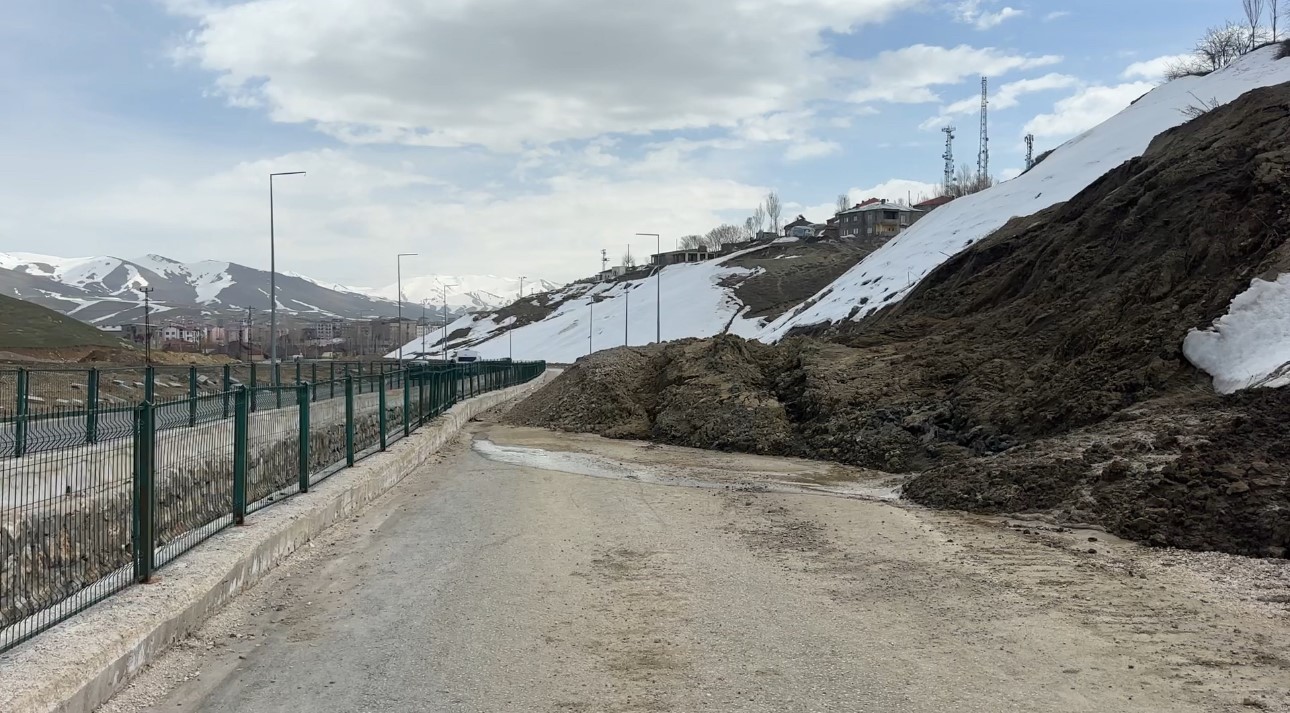 pizok yolu 13 gundur kapali 5 SJgunrvA