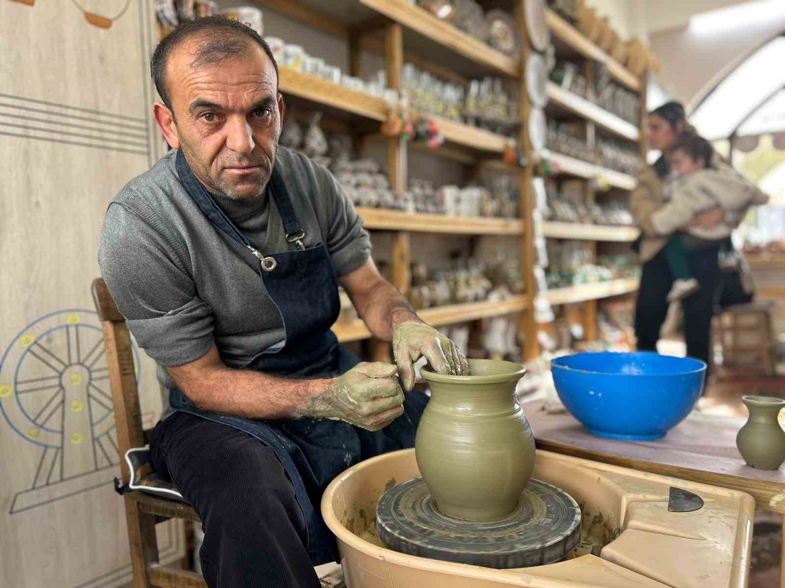 plastik karsisinda direnen meslek vanin son comlek ustasi 7 RNVlINpY