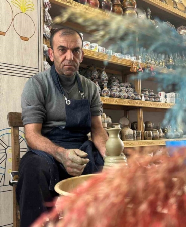 plastik-karsisinda-direnen-meslek-vanin-son-comlek-ustasi-vFkpyBAX.jpg