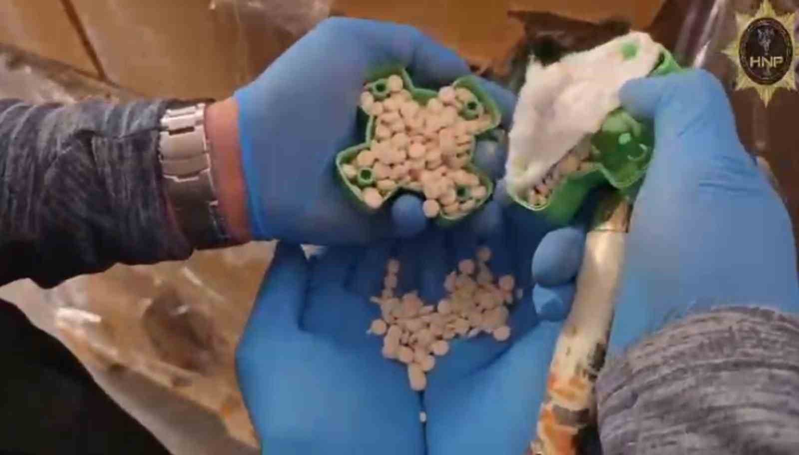 plastik pervaneler icerisinde 107 kilogram agiliginda 642 bin uyusturucu hap ele gecirildi 0 IYibyYmP