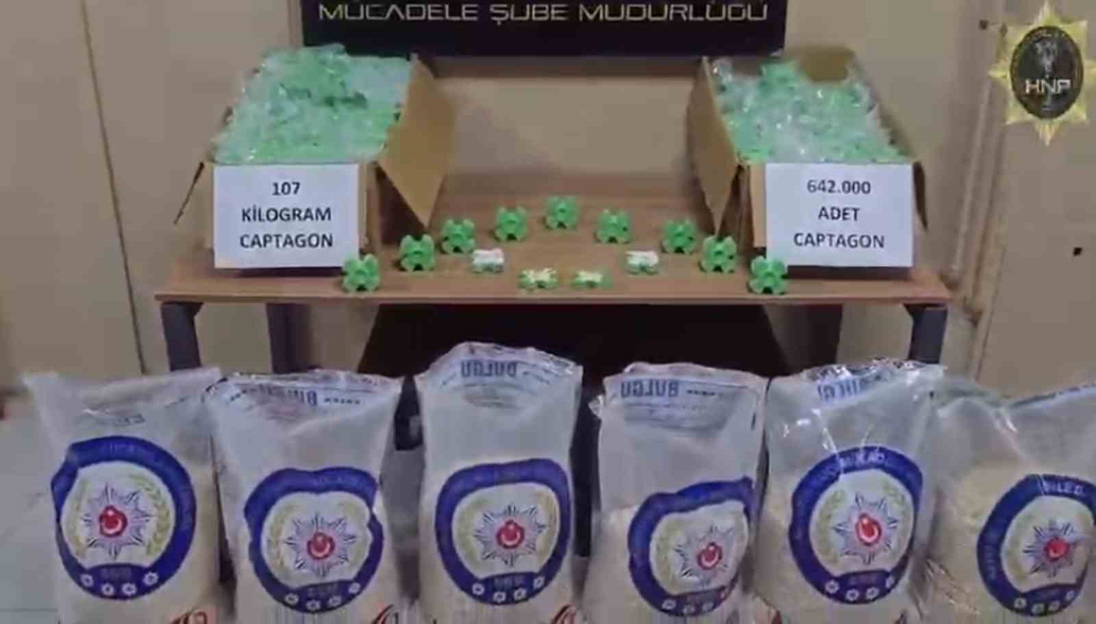 plastik pervaneler icerisinde 107 kilogram agiliginda 642 bin uyusturucu hap ele gecirildi 1 TMQjd2XG
