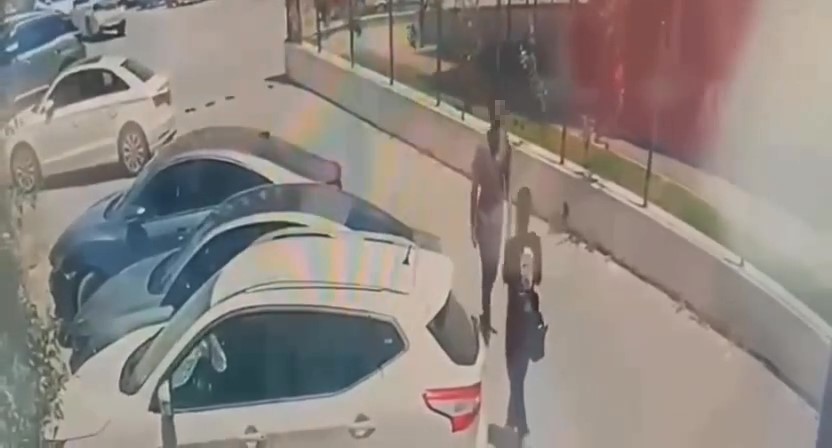 Platonik aşk dehşeti: Genç kadını sokak ortasında bıçakladı 5 platonik ask dehseti genc kadini sokak ortasinda bicakladi 1 TRj2SkFu