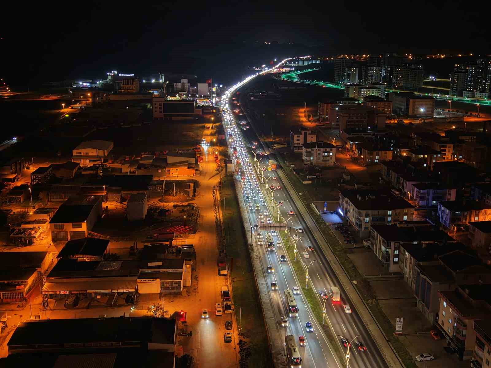 polatlida bayram donusu olusan trafik havadan goruntulendi 2