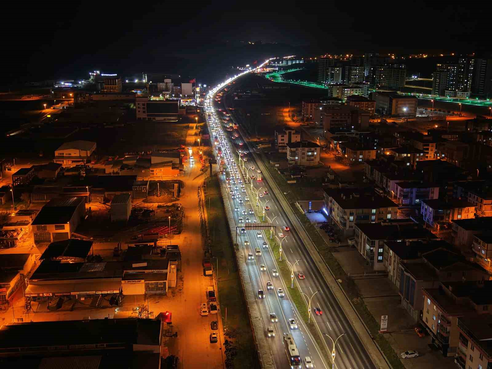 polatlida bayram donusu olusan trafik havadan goruntulendi 3 IVccGfWA